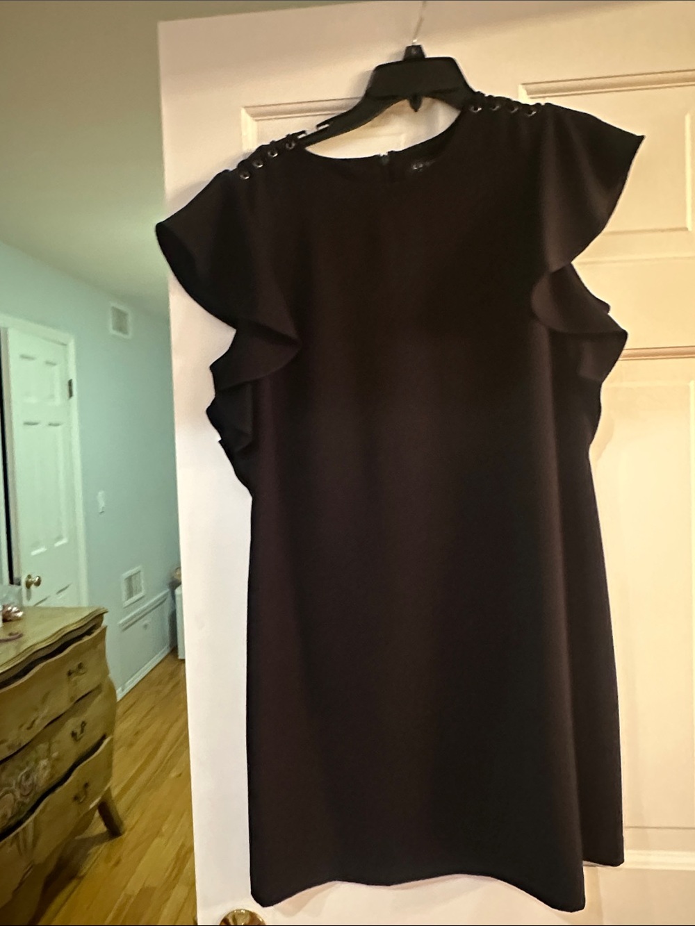 Laundry By Shelli Segal Black Ruffle Sleeve Shift Dress